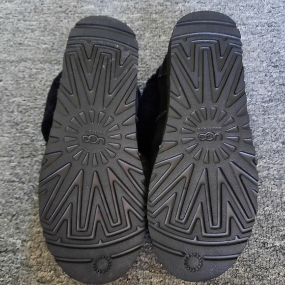 UGG black NWOT suede shoes size 7 - Picture 12 of 12
